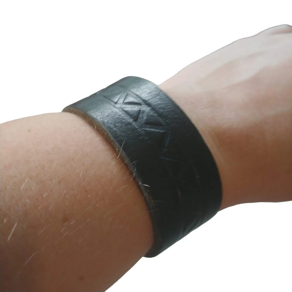 Leather Bracelet Geometric Design Dark Brown
